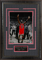 Load image into Gallery viewer, Michael Jordan - Chicago Bulls - With Facsimile Plate