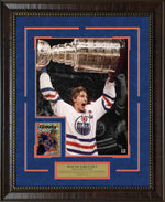Load image into Gallery viewer, Wayne Gretzky - Edmonton Oilers - Spotlight with Limited Gold Refractor Card