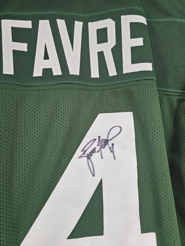 Brett Favre - Green Bay Packers - Autographed Jersey