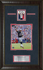 Load image into Gallery viewer, Tom Brady - New England Patriots - With LTD Collectible Card
