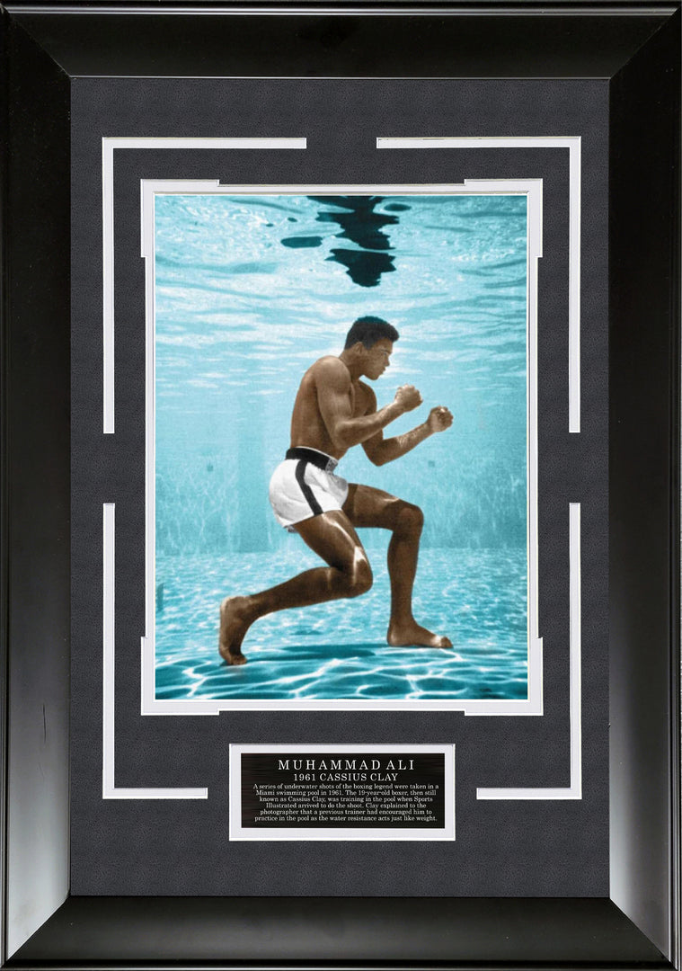 Muhammad Ali - Shadowboxing Underwater