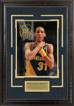 Load image into Gallery viewer, Reggie Miller - Indiana Pacers - Spotlight with Facsimile Signature
