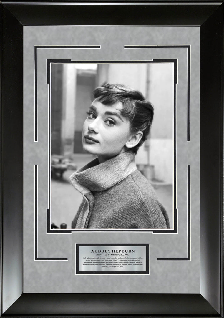 Audrey Hepburn - Side Pose